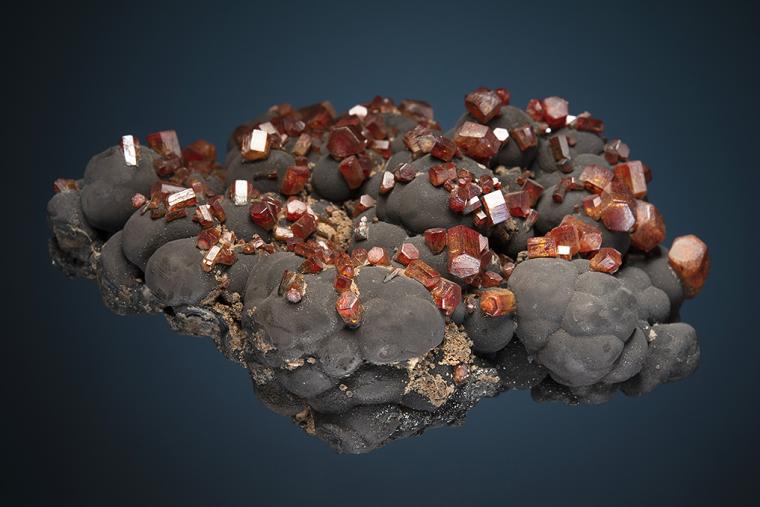 VANADINITE on PSILOMELANE